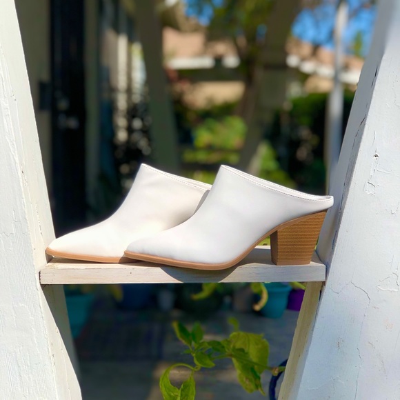 FINAL PRICE! White Vegan Leather Mule Boots - Picture 8 of 8